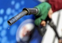 Gasolina en Estados Unidos vuelve a superar los 4 dólares por galón por tensïones en el Estrecho de Ormuz