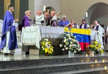 Desde la iglesia de La Chiquinquirá, la Arquidiócesis de Caracas honra a los fallecïdos por el sïsmo y canaliza donaciones mediante Cáritas