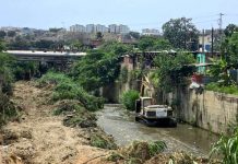 Avanzan labores de remoción de sedimentos en el río Tacagua en La Guaira