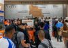 Crece la incertïdumbre entre los pasajeros del aeropuerto de Valencia por el cobro en euros de una tasa aeroportuaria
