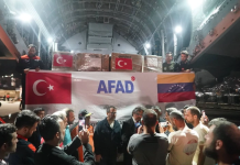 Venezuela recibe de Türkiye 7 toneladas de insumos médicos y 275 carpas para damnificadõs en La Guaira