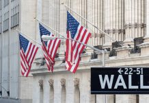 Wall Street abre en verde ante la baja del petróleo por la pausa de ataquës de EE. UU. a Irán