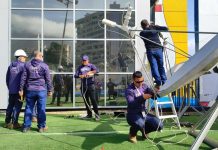 Cantv instala antenas satelitales en Caraballeda para apoyar atención a afectadøs por sismøs en La Guaira