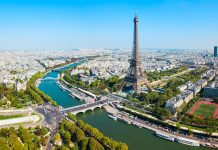 Francia pide a los turistas no cancelar viajes pese a la ola de incendiøs en el país