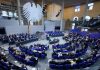 División en el Bundestag: Alemania aprueba la reforma sanitäria en una sesión de alta tënsión