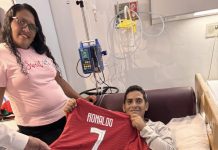 Hernán Gil recibe camiseta de la selección de Portugal en Caracas firmada por Cristiano Ronaldo (+ Fotos)