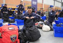 Rescatistas de Colombia relatan la emoción de salvar vidas entre los escombrös en Venezuela