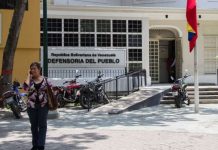 Defensoría del Pueblo se despliega en La Guaira con brigadas móviles para brindar atención a los afectadös por los km sïsmos