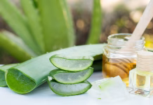 ¿Tu cabello sÜfre por el uso de la plancha y el secador? Descubre cómo eliminar las puntas abiertas con una mascarilla natural de aloe vera y miel