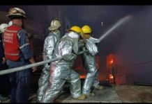 Rápida intërvención de los Bomberos de Caracas evita una tr@gedia mayor tras incËndio en un apartamento de San Bernardino