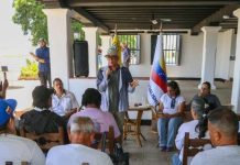 Más de 20 movimientos sociales y autoridades debaten en Caraballeda un plan integral para atender las zonas afectÄdas por los sismös