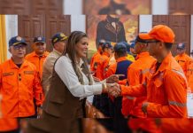 Rinden homenaje a los funcionarios de Protección Civil del estado Bolívar por su labor humanitaria tras los sismÖs en La Guaira (+ Fotos)