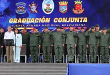 Rescatistas y funcionarios venezolanos serán condecorados por su participación en la misión de salvamento y rescate en La Guaira