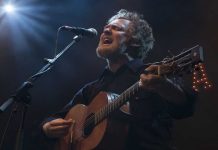 Falleciö el cantautor, guitarrista y actor irlandés Glen Hansard, ganador de un Óscar y protagonista de «The Commitments»