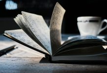El journaling se convierte en el hábito definitivo para reducir el ëstrés y ganar claridad mental dedicándole apenas cinco minutos diarios