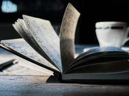 El journaling se convierte en el hábito definitivo para reducir el ëstrés y ganar claridad mental dedicándole apenas cinco minutos diarios
