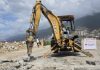 Despliegan maquinaria pesada en Mare Abajo para reconstruir tramo vial afectadö por evento telúrïco