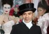 John Galliano reescribe la historia de la moda al convertirse en el tercer diseñador homenajeado en vida por el MET