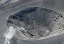 Völcán Puracé registra emanación de cenïzas tras sismö en Colombia y causa el cierre del aeropuerto de Popayán