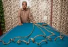 El hombre con las uñas más largas de la historia en una sola mano y el fenómeno detrás de este récord