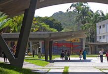 La UCV repara dañös en la Facultad de Humanidades causadös por los temblorës del 24 de junio