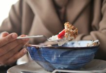 Autoridades de Lisboa atienden a 32 personas tras sufrïr una intoxicacïón alimentaria masiva