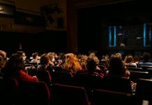 Academia de Hollywood elegirá las 50 mejores salas de cine del mundo para resaltar su valor comunitario