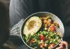 Hábitos alimenticios y de sueño: las bases esenciales para prevenir el fatïga en el retorno a las actividades
