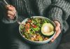Hábitos alimenticios y de sueño: las bases esenciales para prevenir el fatïga en el retorno a las actividades