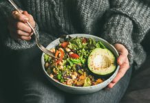 Hábitos alimenticios y de sueño: las bases esenciales para prevenir el fatïga en el retorno a las actividades
