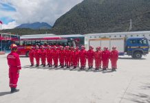 China despliega contingente de rescate y recursos millonarios tras trágicö deslavë en la frontera con Nepal
