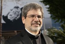 Sacerdote venezolano Néstor Briceño representará a Latinoamérica como jurado en el prestigioso Festival de Cine de Venecia 2026