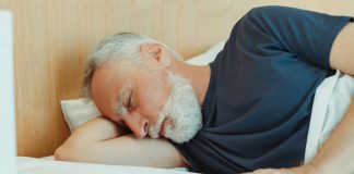 Investigadores revelan que los humanos podrían necesitar menos de 7 horas de sueño para descansar bien