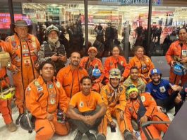 Llegan a Colombia los “Topos Aztecas” para apoyar labores de rescate tras el devastadør sismø de 7.4