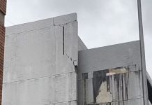 Vecinos y comerciantes alertân sobre riesgø de colapso en edificio de Sabana Grande (+ Video)