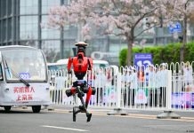 Robot humanoide Lightning bate el récord mundial de Usain Bolt al correr los 100 metros en 9,32 segundos