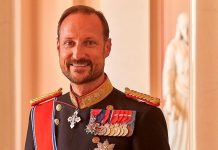 Haakon VIII se convierte en el nuevo rey de Noruega y mantiene el lema «Todo por Noruega»