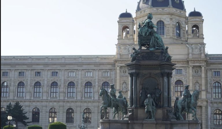 Robân en museo de Viena un histórico collar de 4 millones de dólares y la Interpol activa su búsqueda internacional
