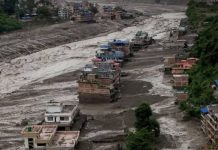 Suman 768 muertøs y más de 3.000 desaparecidøs por devastadorä riada en Nepal y China