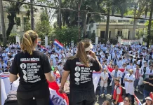 Cerca de 300 médicos especialistas renunciarán al sistema de salud pública de Paraguay tras fracasar negociaciones con el Gobierno