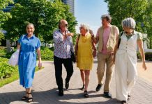 Derribando mitos de la tercera edad: la razón médica por la cual caminar ya no basta y cómo ganar músculo puede cambiar tu vida después de los 70