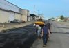 Más de 700 toneladas de asfalto y trabajos de iluminación transforman la calle Constitución en El Roble, estado Bolívar (+ Detalles)