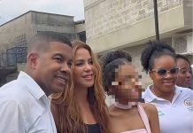 Shakira recorre áreas afectadas por el sismo en Colombia y coordina plan de asistencia humanitaria