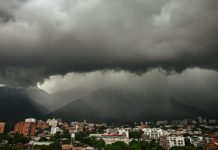 Inameh prevé lluvias de intënsidad variable y actividad eléctrica en gran parte del país por el paso de la Onda Tropical N.º 34