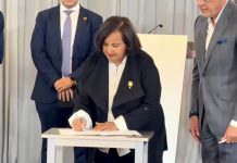 Dinorah Figuera se disculpa con los medios tras inconvenientes en la primera mesa de diálogo (+ Video)