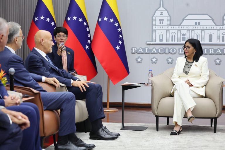 Delcy Rodríguez encabeza reunión de trabajo con altos ejecutivos de la corporación italiana Eni (+ Fotos)
