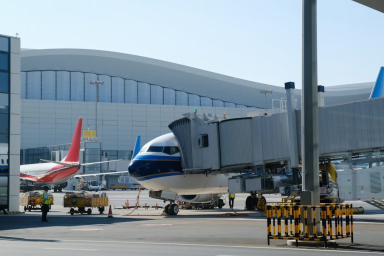 Paro de trabajadores de aviación en Argentina amenazä con demoras y cancelaciones de vuelos