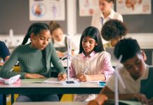 Nueva York prohíbe el uso de inteligencia artificial a 600.000 estudiantes de primaria e intermedia