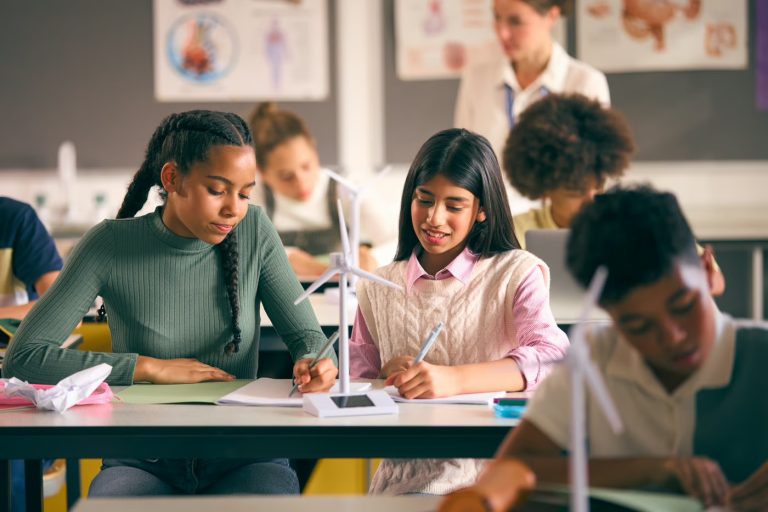 Nueva York prohíbe el uso de inteligencia artificial a 600.000 estudiantes de primaria e intermedia