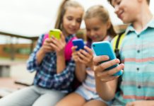 Estudio en Australia vincula el acceso temprano a redes sociales con más ansïedad y depresïón en adolescentes